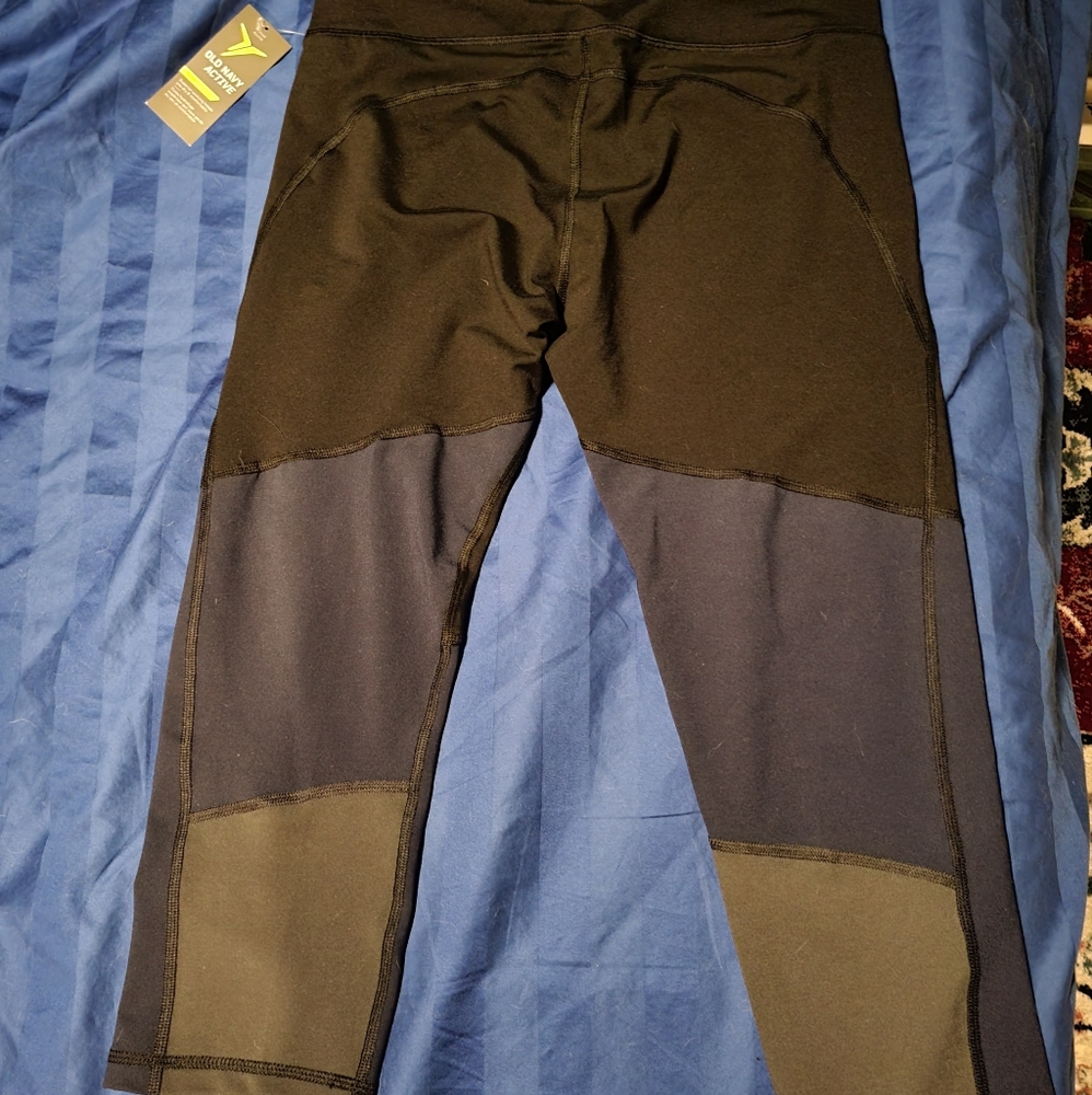 Old Navy active bkack/blue compression leggings Large